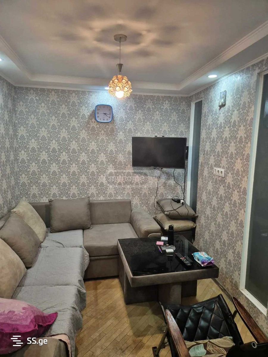 Gr. Robakidze Ave 1 - 2 rooms