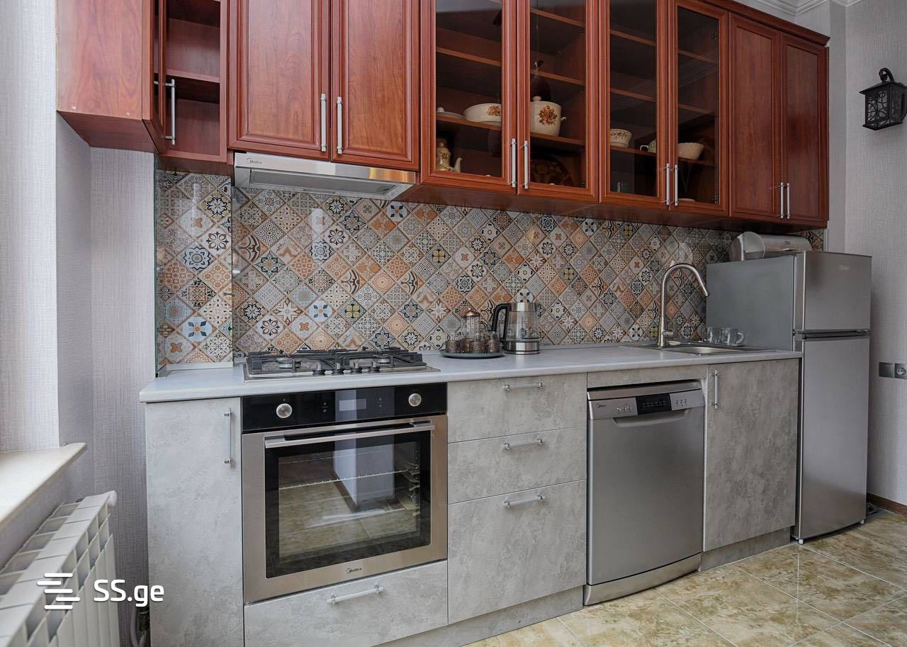 E.Magalashvili st. 8 - 4 rooms