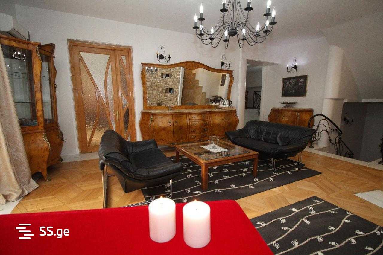 metekhi st. - 5 rooms