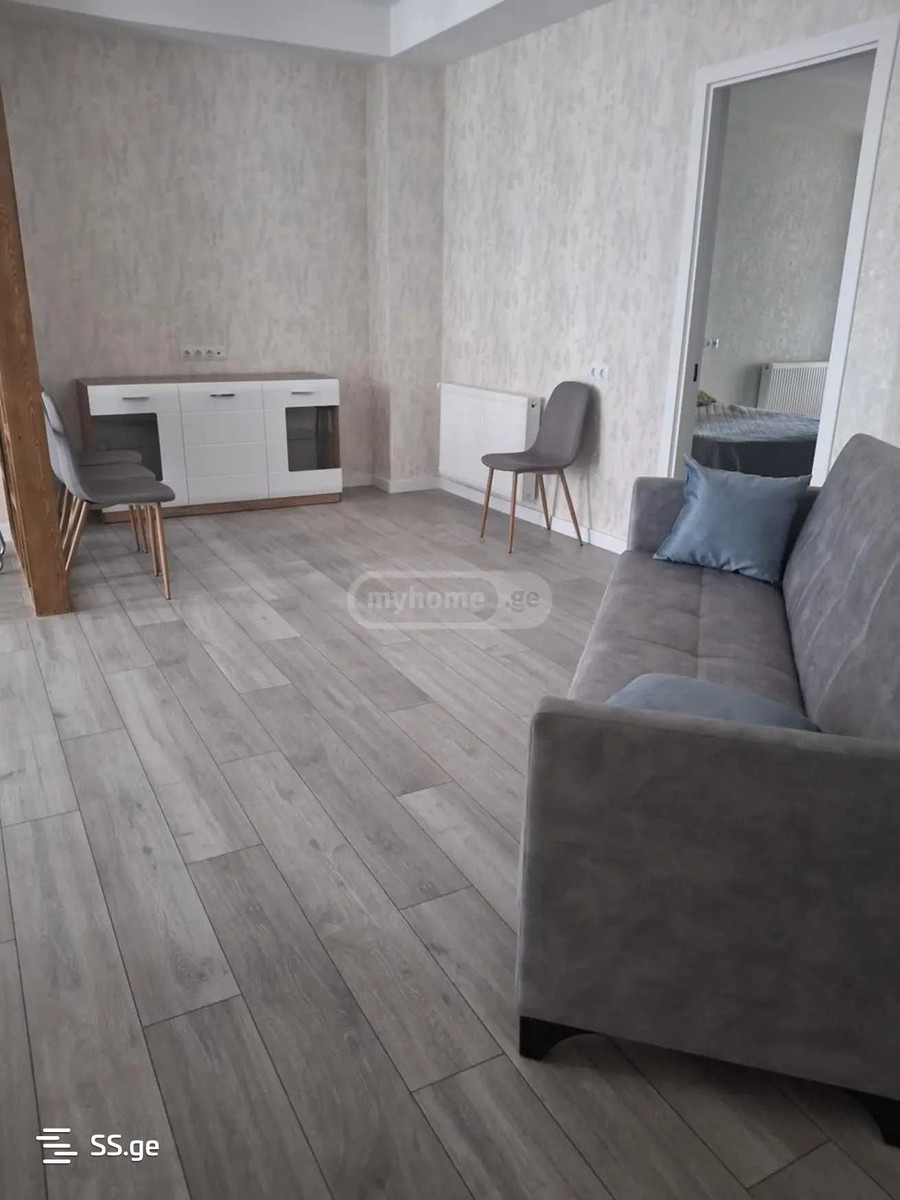 Kosmonavtebi coast - 4 rooms