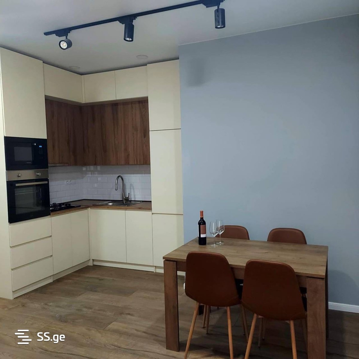 n. zhvania st. 8 - 3 rooms