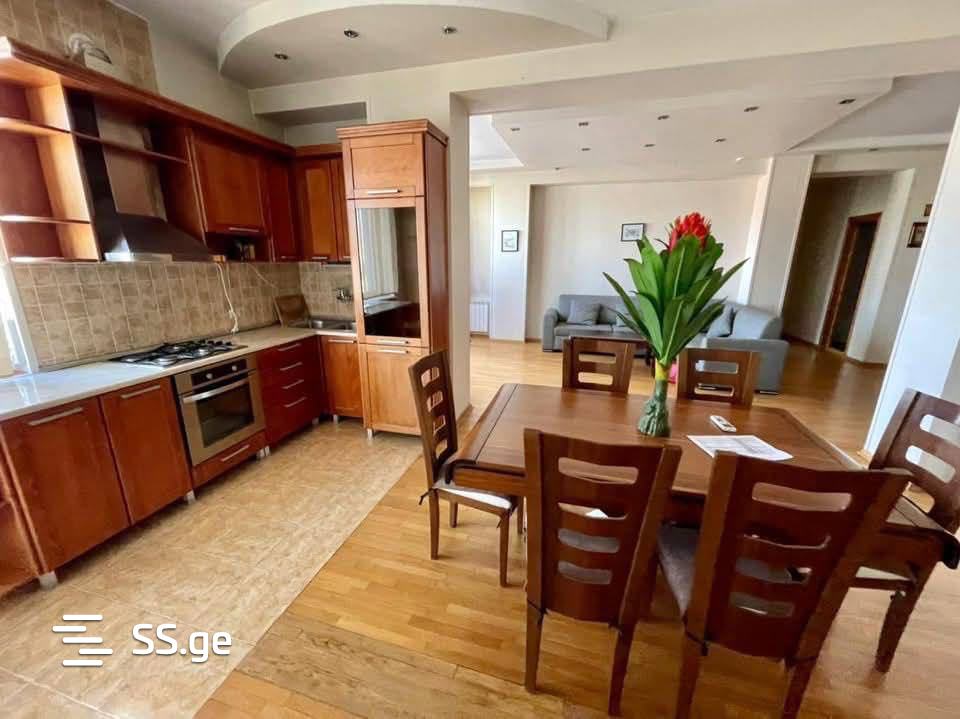 mckheta st. 19-21 - 3 rooms