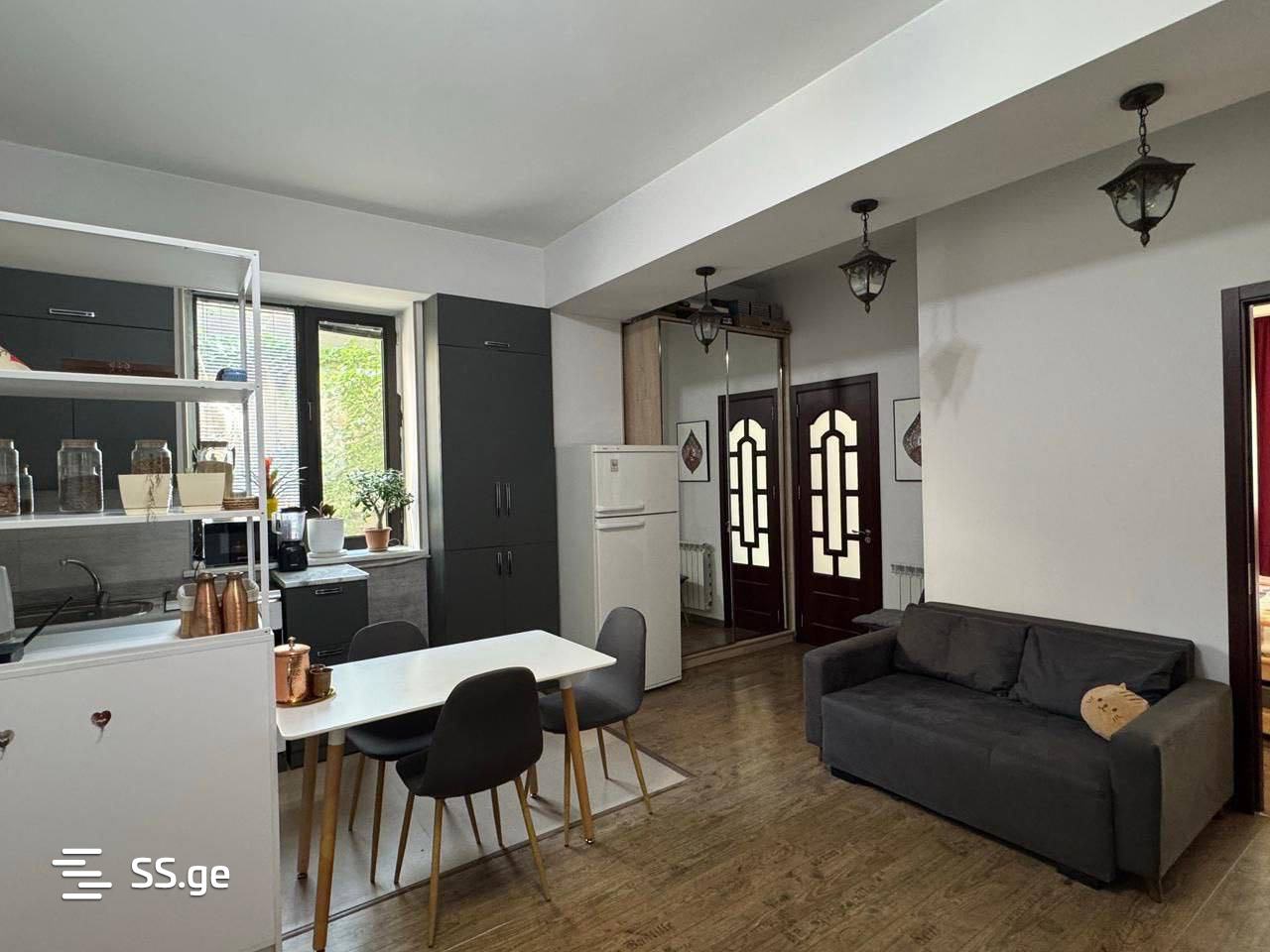 petriashvili st. 27 - 3 rooms
