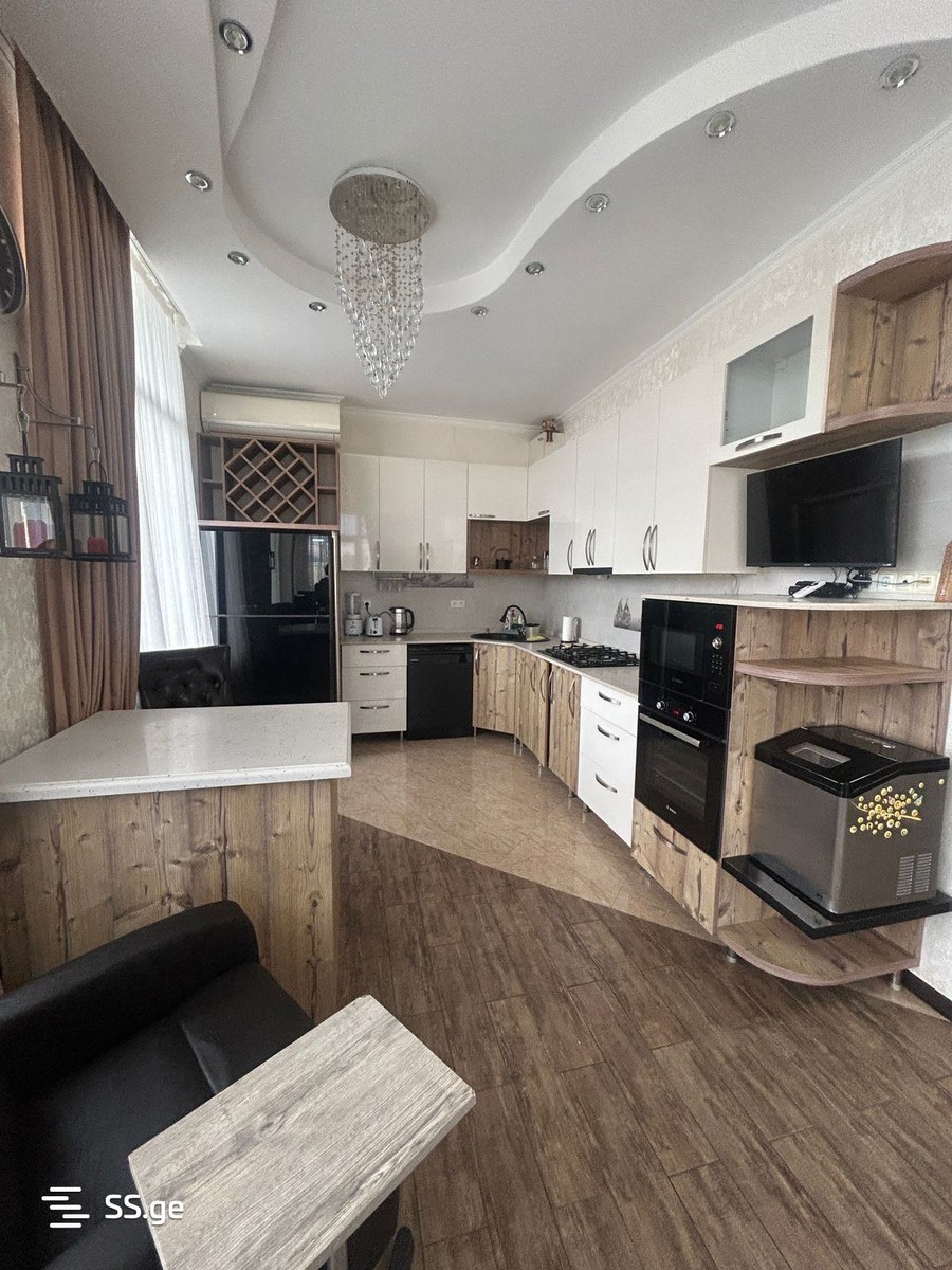 Sh. Inasaridze St. 6 - 5 rooms