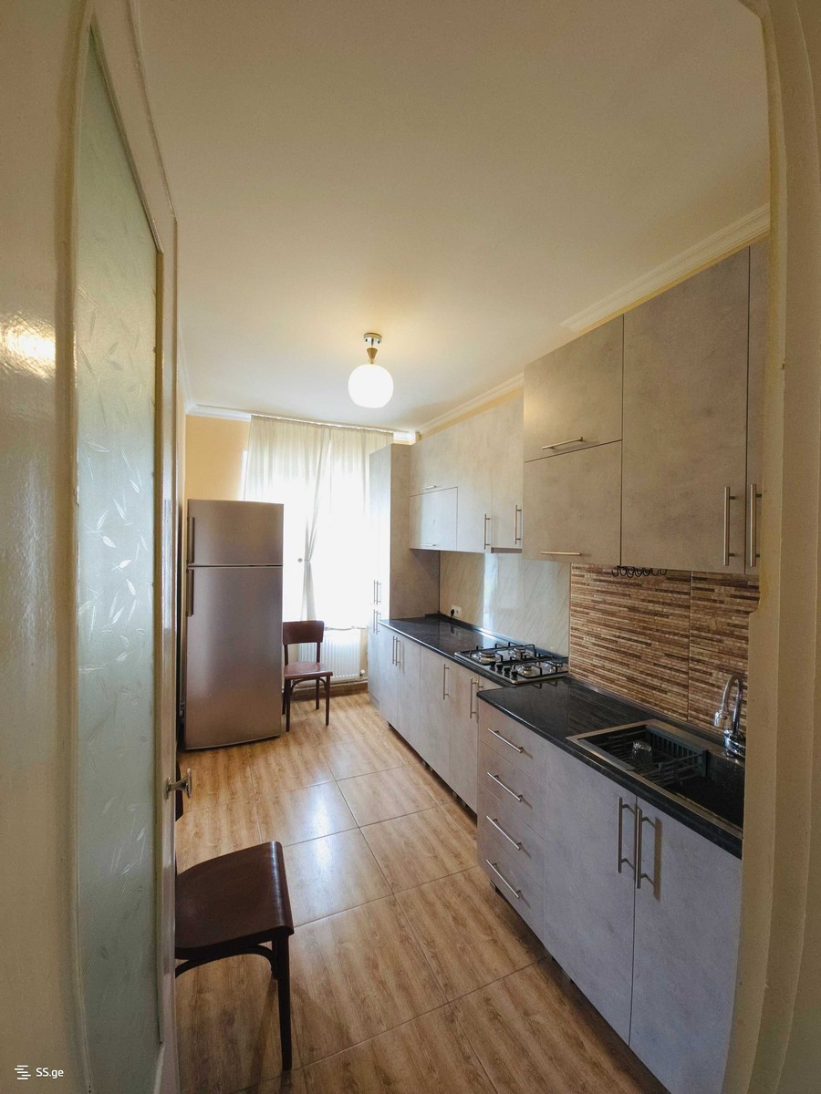 8 - 2 rooms