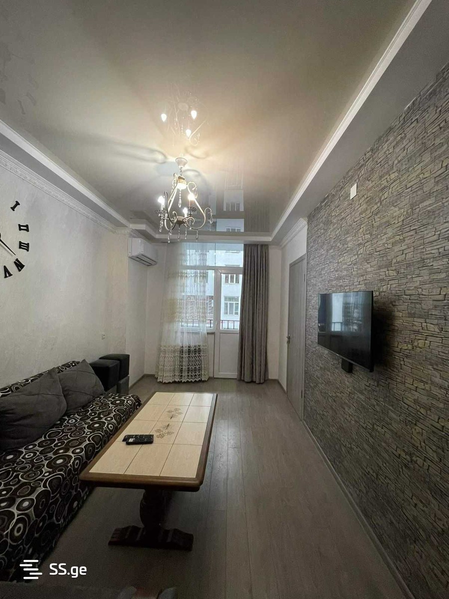 8 - 3 rooms