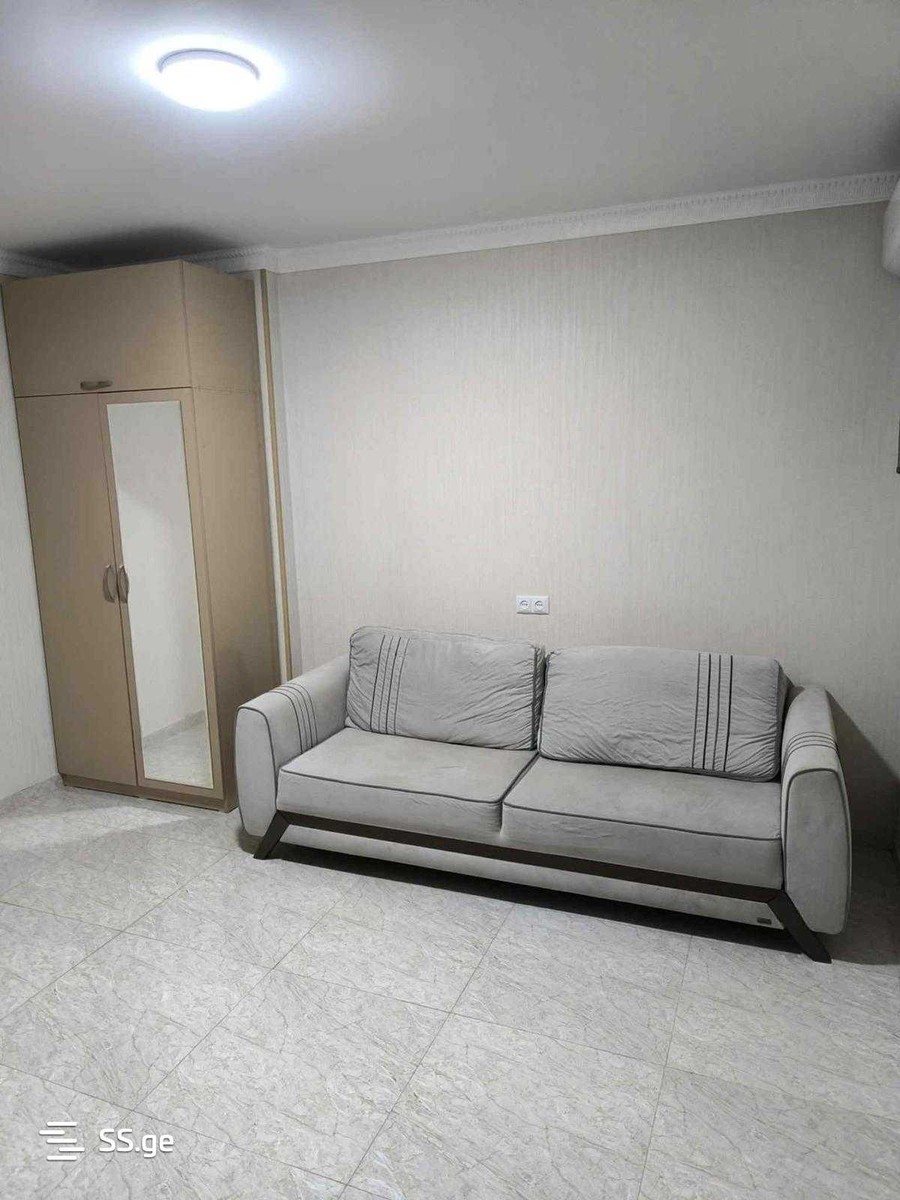 R. Nizharadze st. 18 - 3 rooms