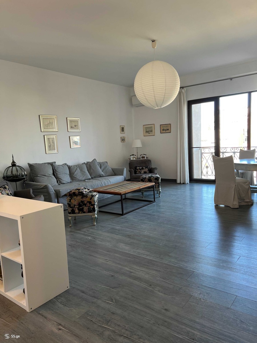 K. Gamsakhurdia st. 28 - 5 rooms