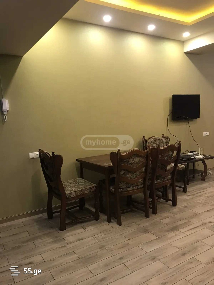 bakhtrioni st. 37 - 2 rooms