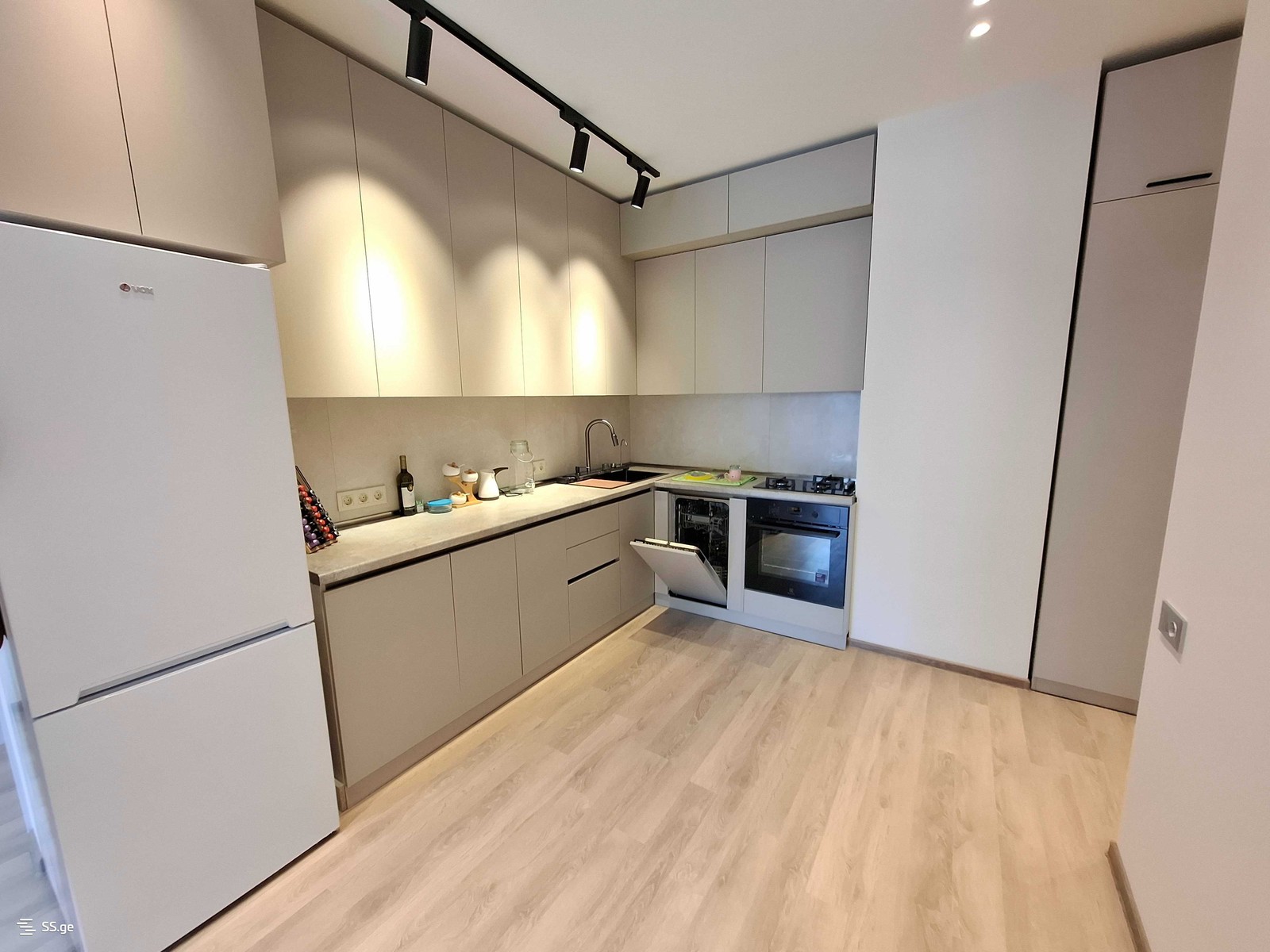 petre imeri st. - 3 rooms