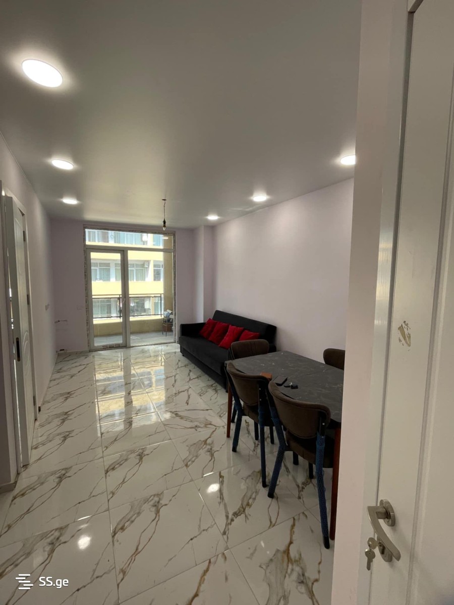 25 - 3 rooms