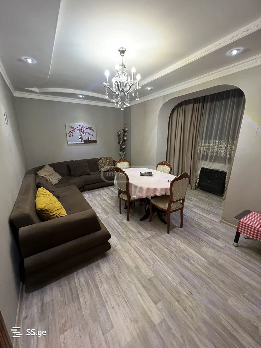 32 - 3 rooms