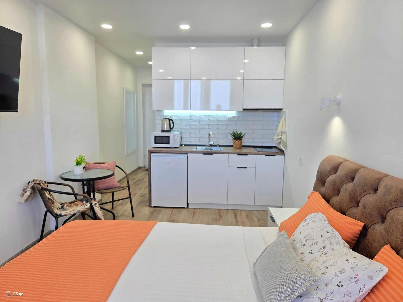 D. Mamuladze st. 19 - 1 rooms