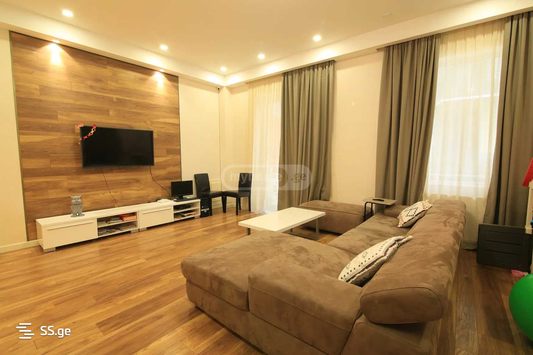 Lisi lake - 7 rooms