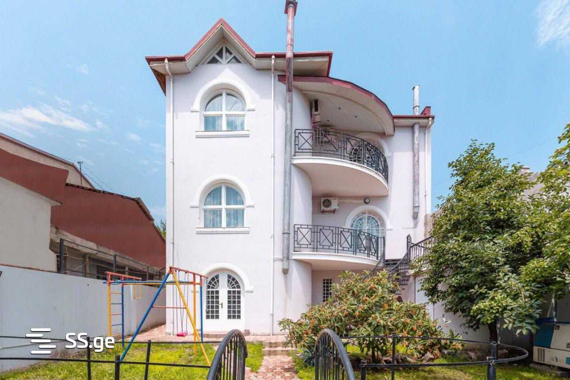 gagarin st. - 8 rooms