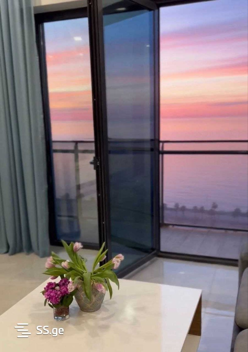 Lech and Maria Kaczynski street 1 - 3 rooms