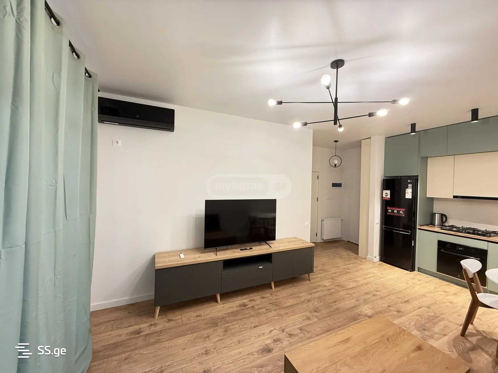 Bob walsh st. - 2 rooms