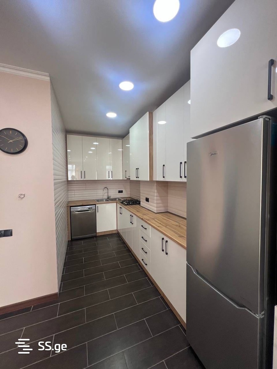 B. Paichadze st. 1 - 4 rooms