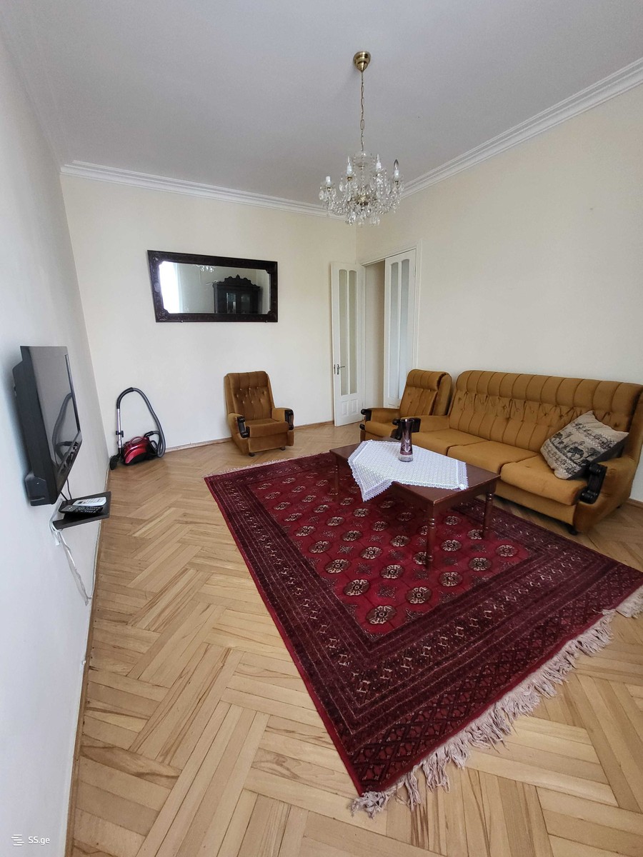 pekini st. 24 - 2 rooms