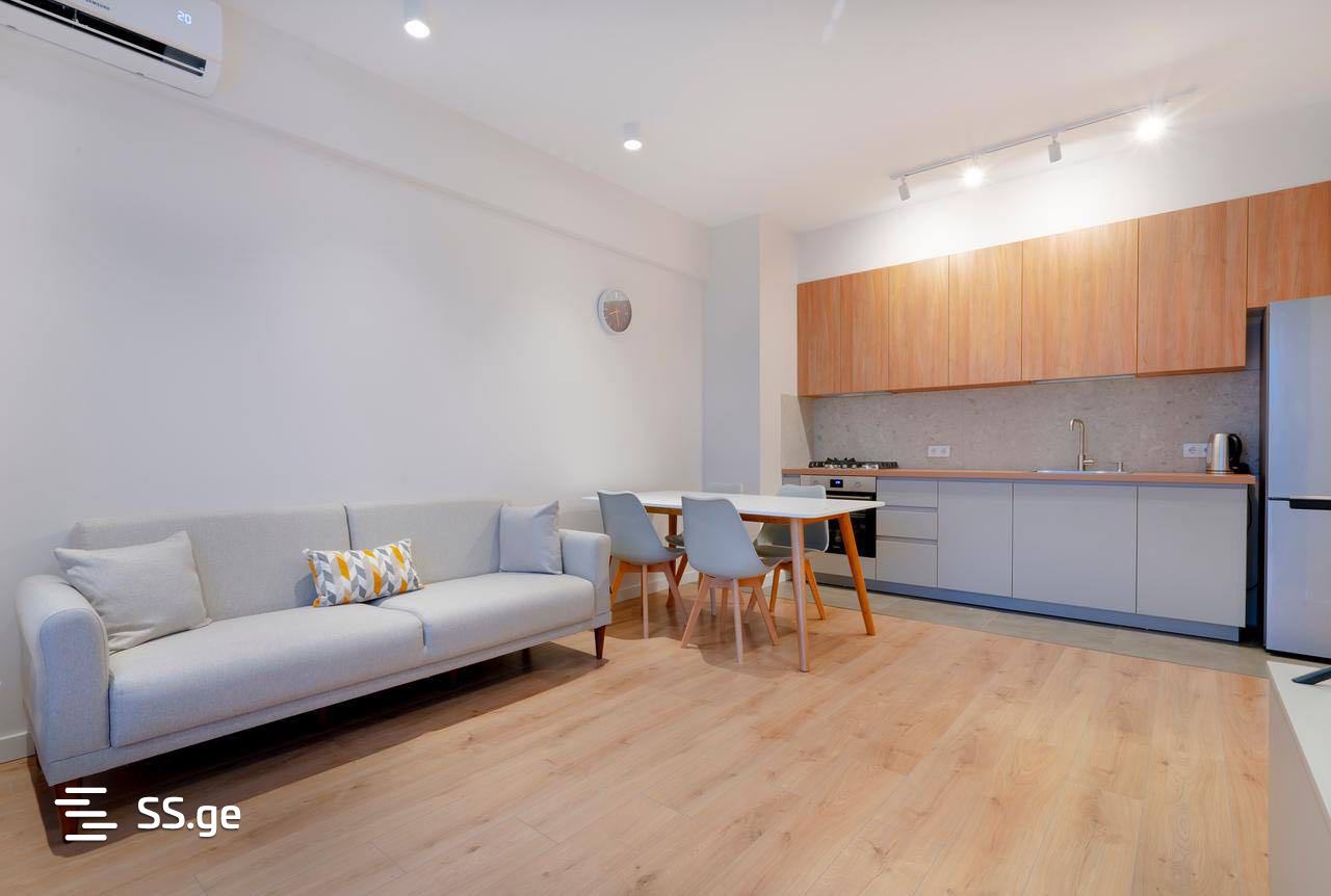 universiteti st. 10 - 3 rooms