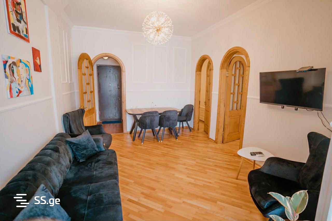 Sh. Rustaveli Ave. 59 - 3 rooms