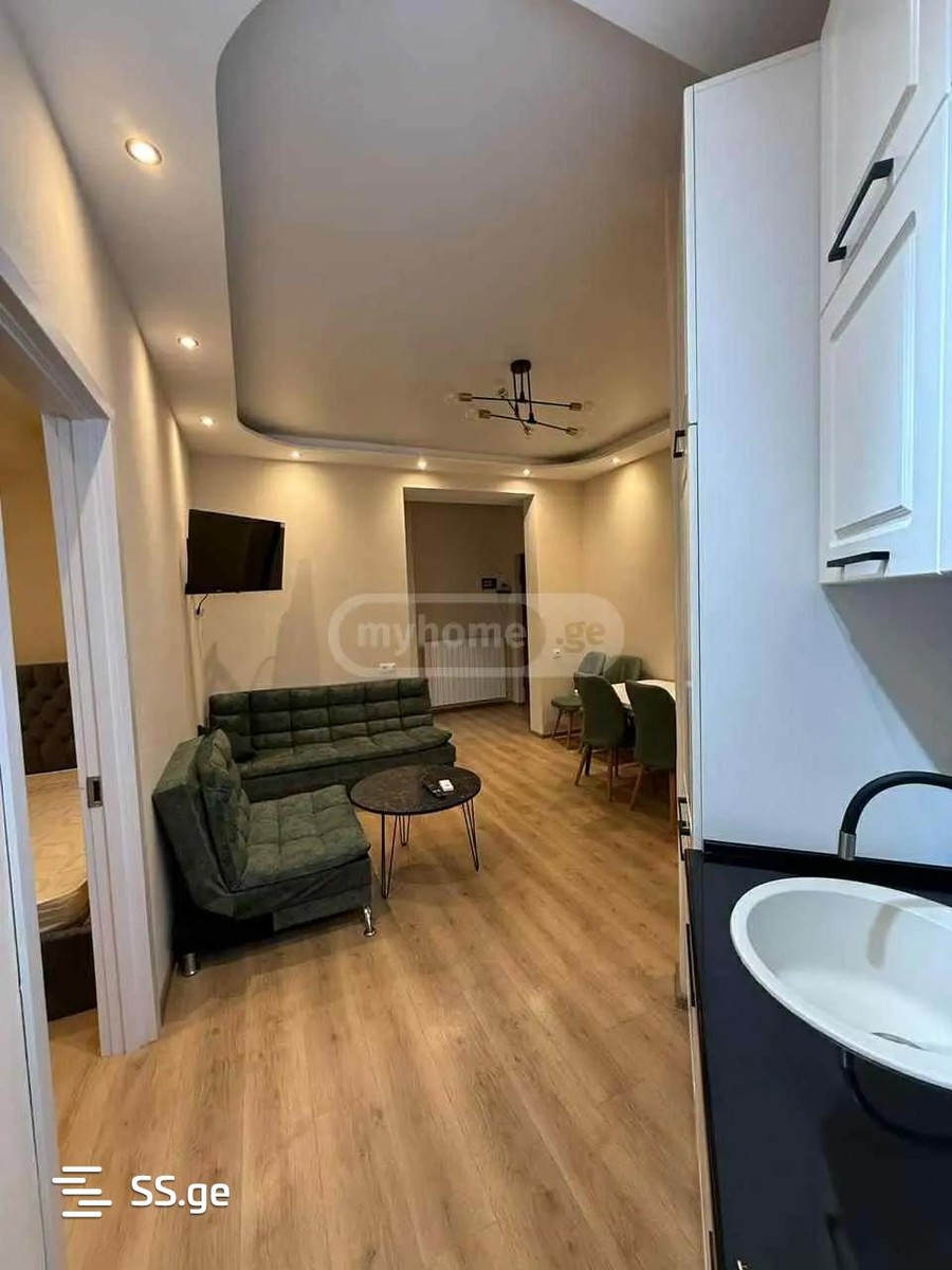 Kosmonavtebi coast 91 - 3 rooms