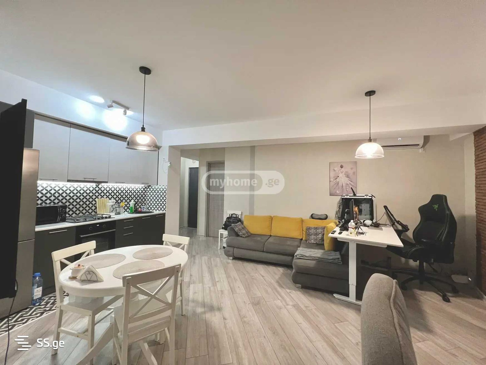 shindisi st. - 2 rooms