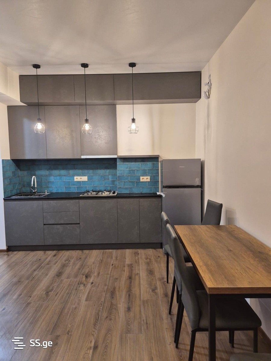 gmiri kursantebi st. 110 - 4 rooms