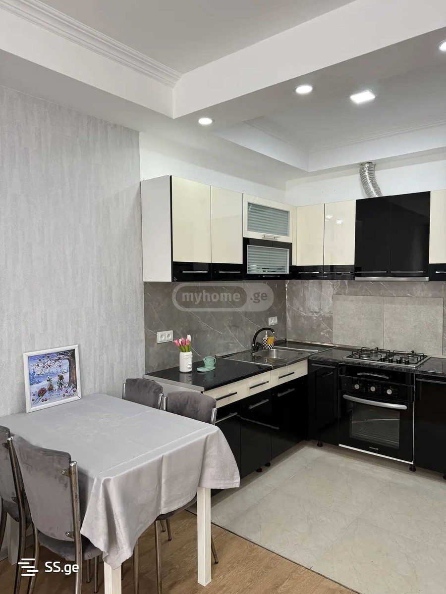 chkondideli st. 24 - 2 rooms