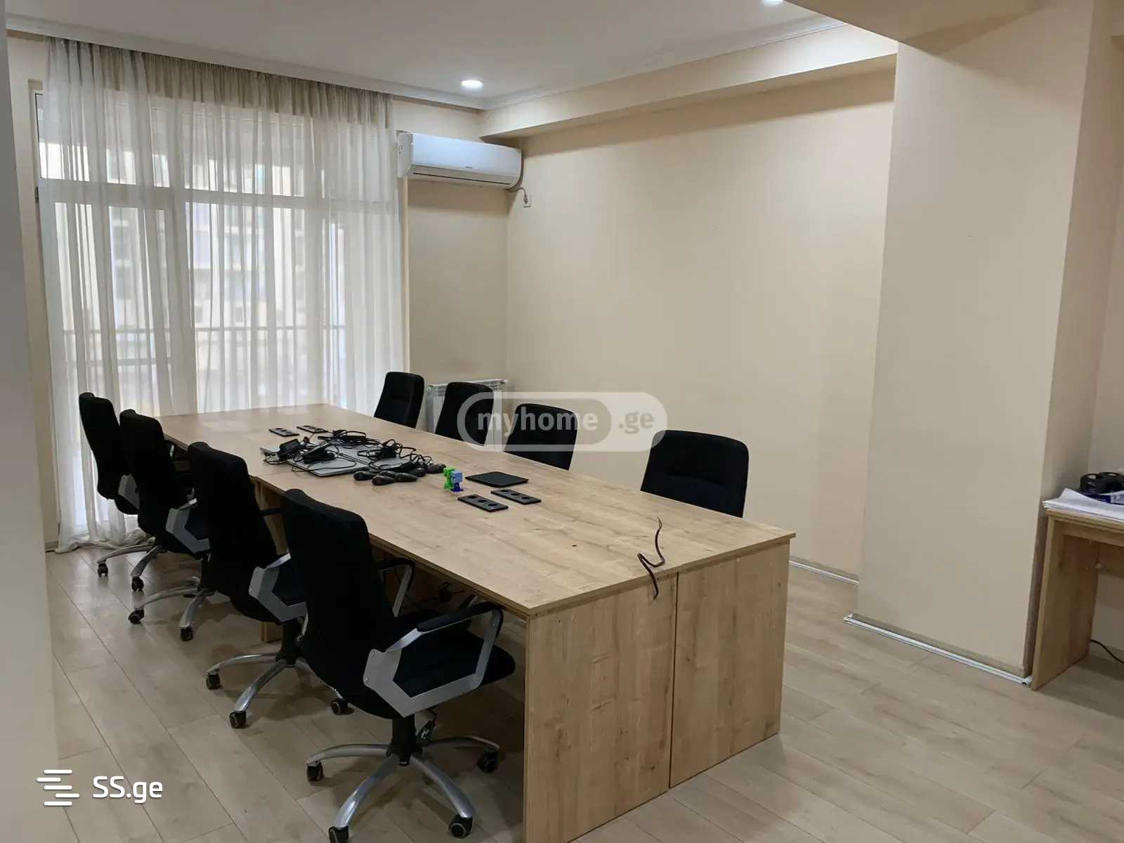 bakhtrioni st. - 4 rooms