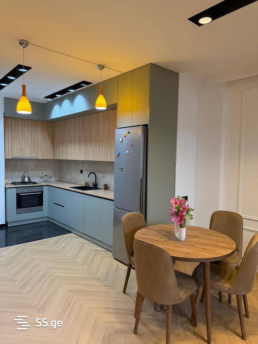 r. eristavi st. 3 - 3 rooms