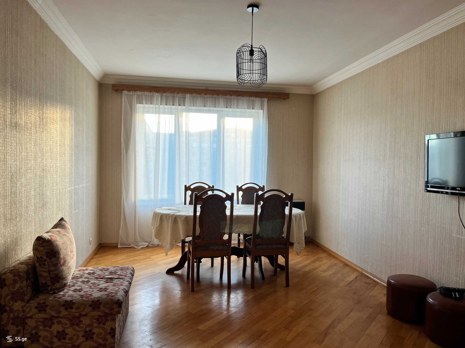 12 - 4 rooms