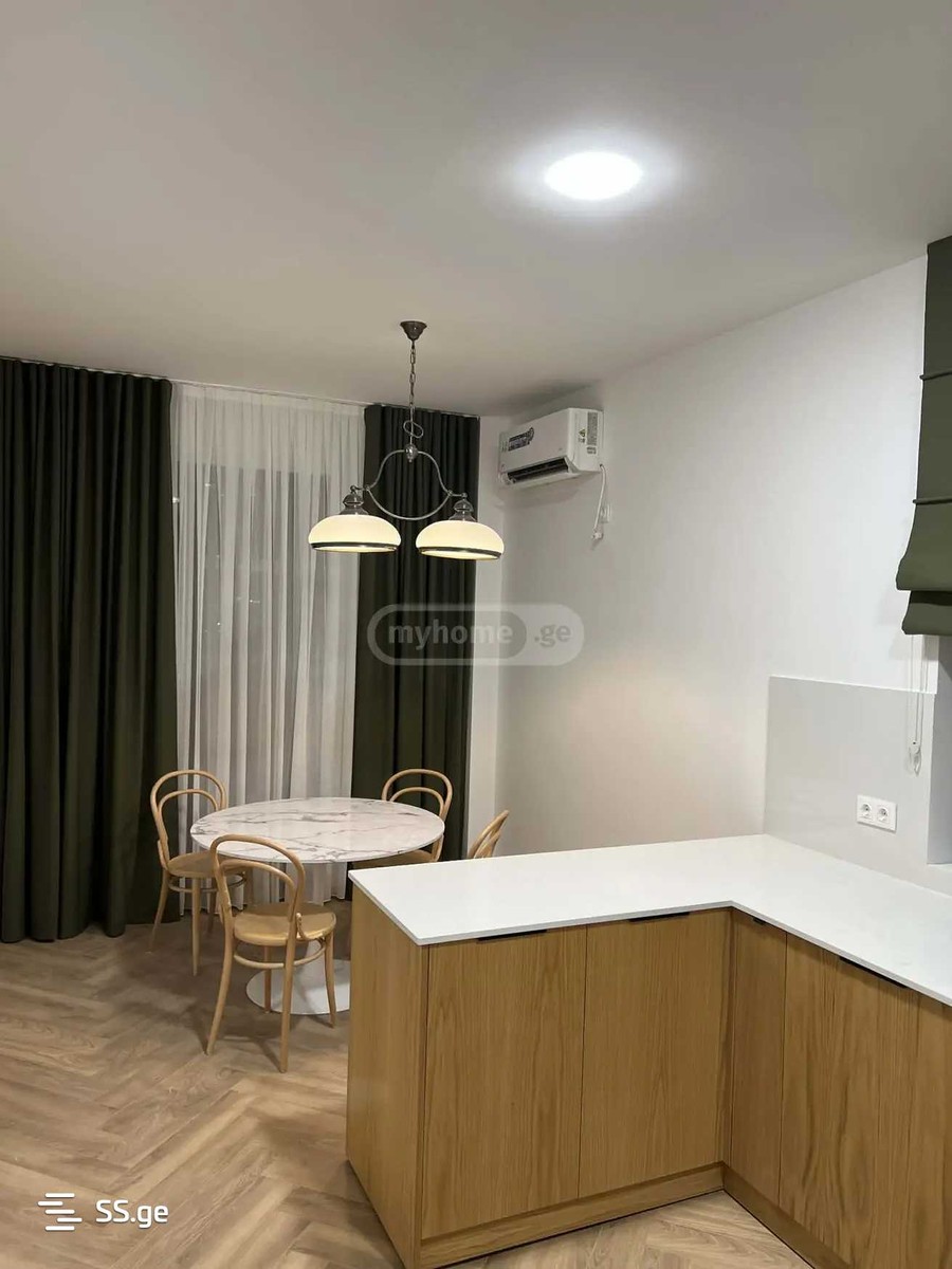 universiteti st. 46 - 3 rooms