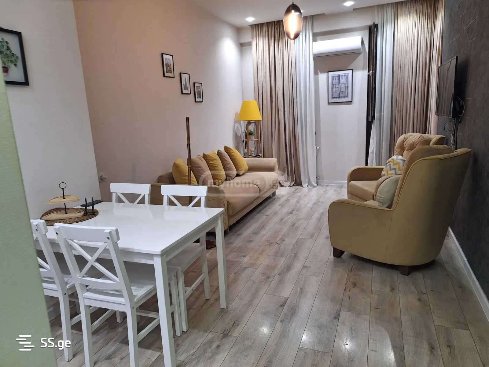 Tinatini st. 4 - 2 rooms