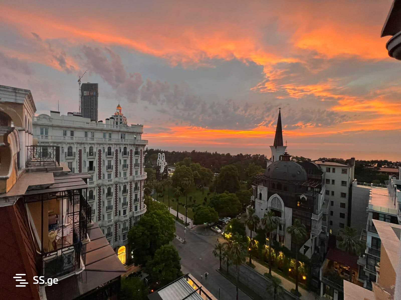 Sh. Rustaveli Ave. 15 - 4 rooms