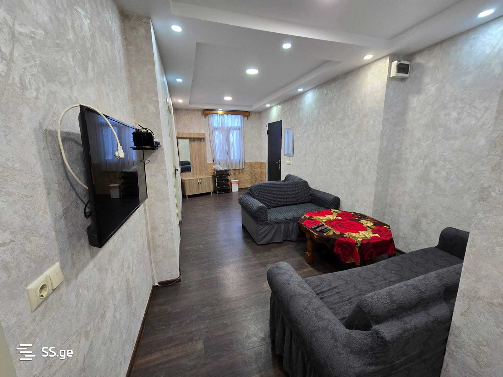 4 - 4 rooms