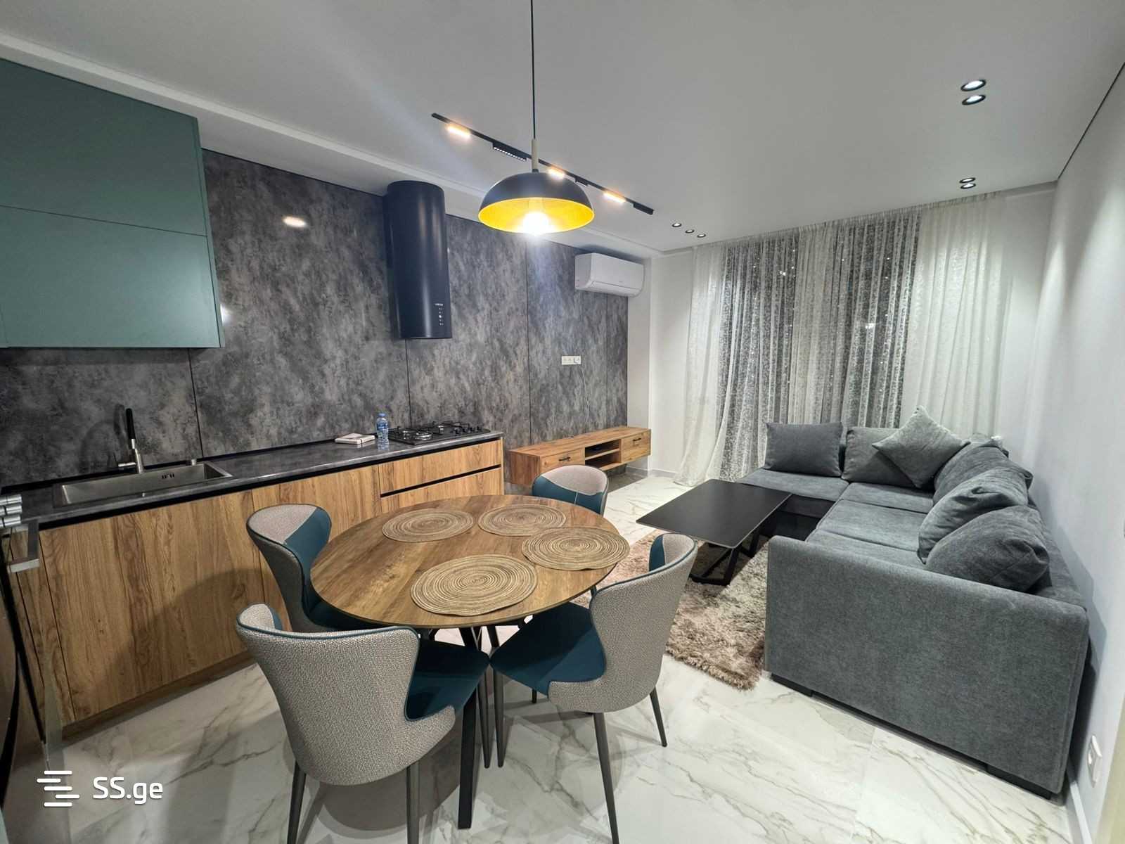 Sh. Rustaveli Ave. 10 - 3 rooms