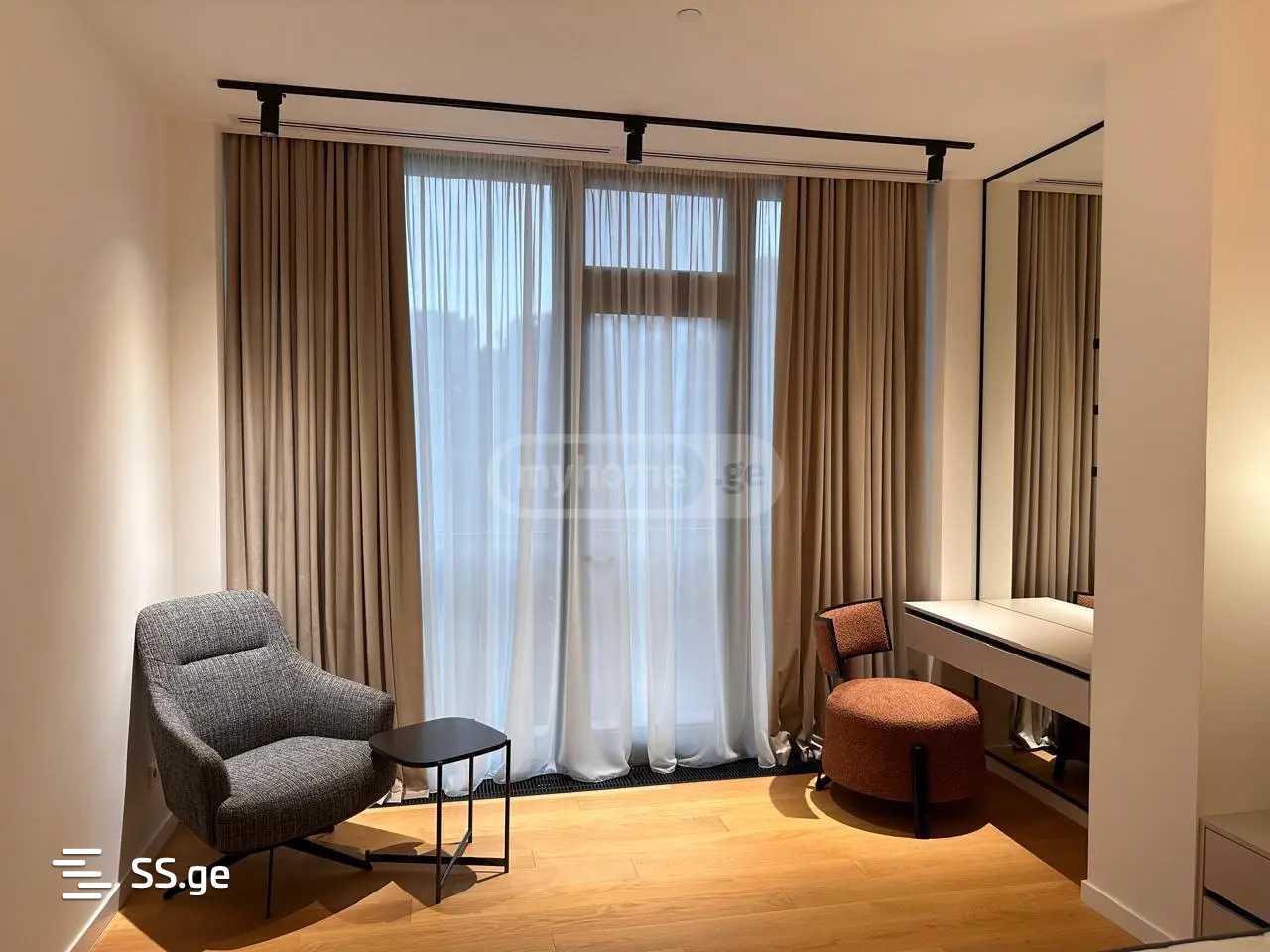 Lisi lake . - 5 rooms