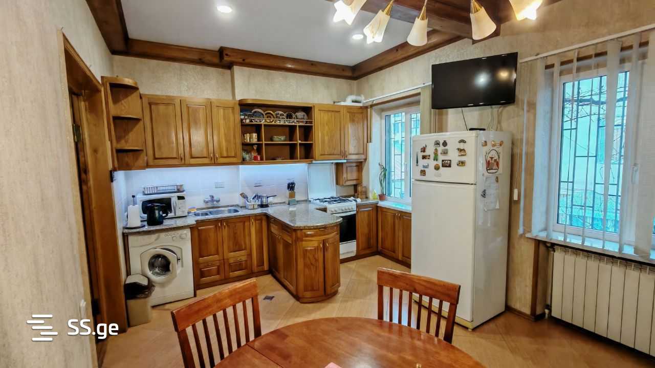 virsaladze st. 8 - 3 rooms