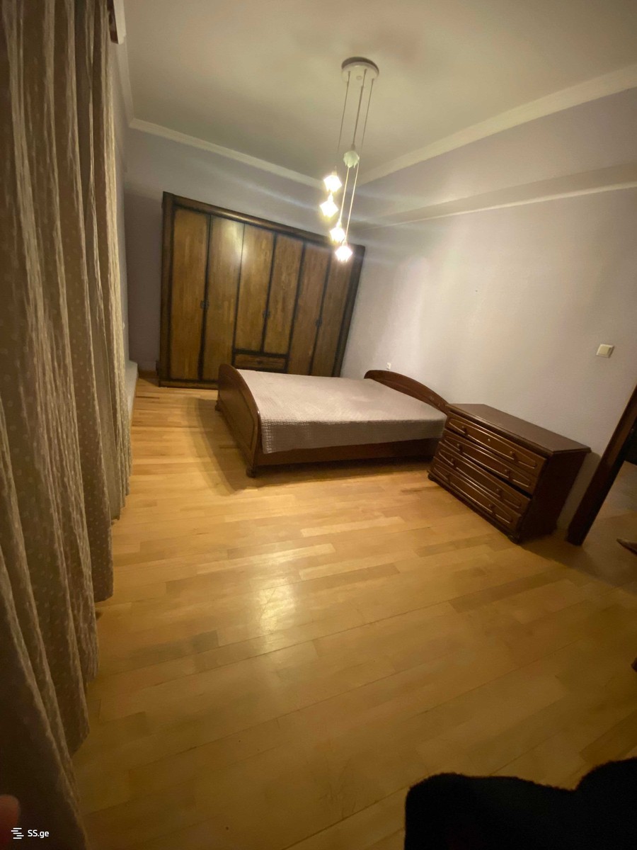 s. chikovani st. 24 - 5 rooms