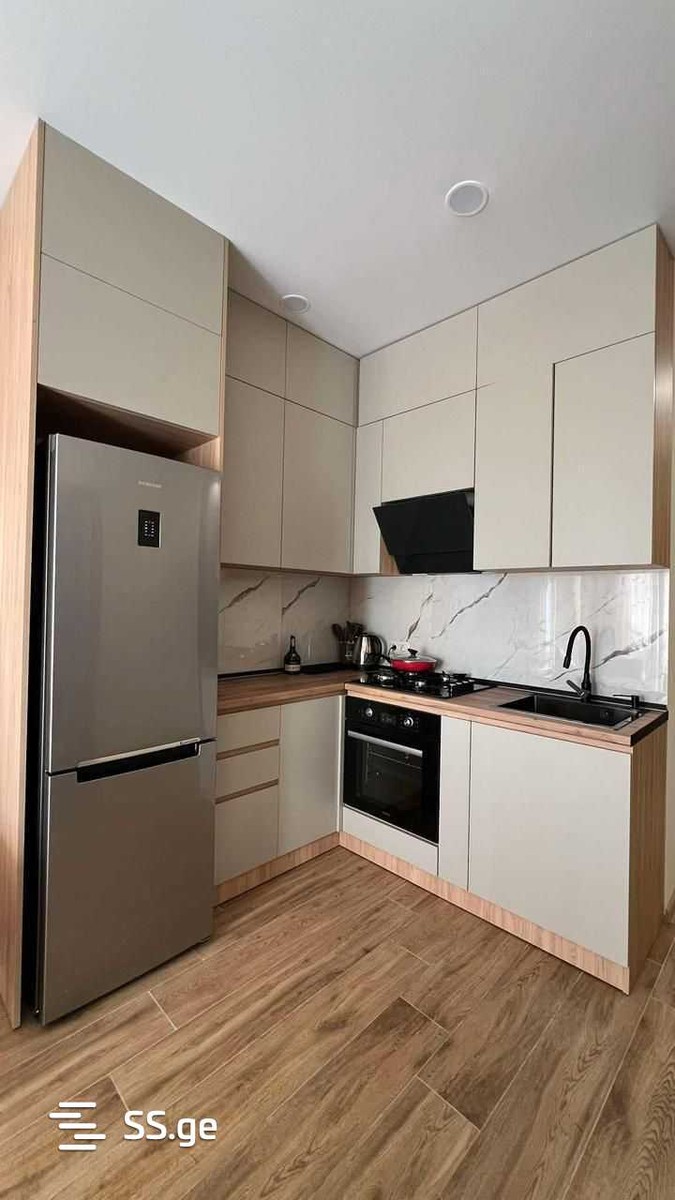 universiteti st. 27 - 3 rooms