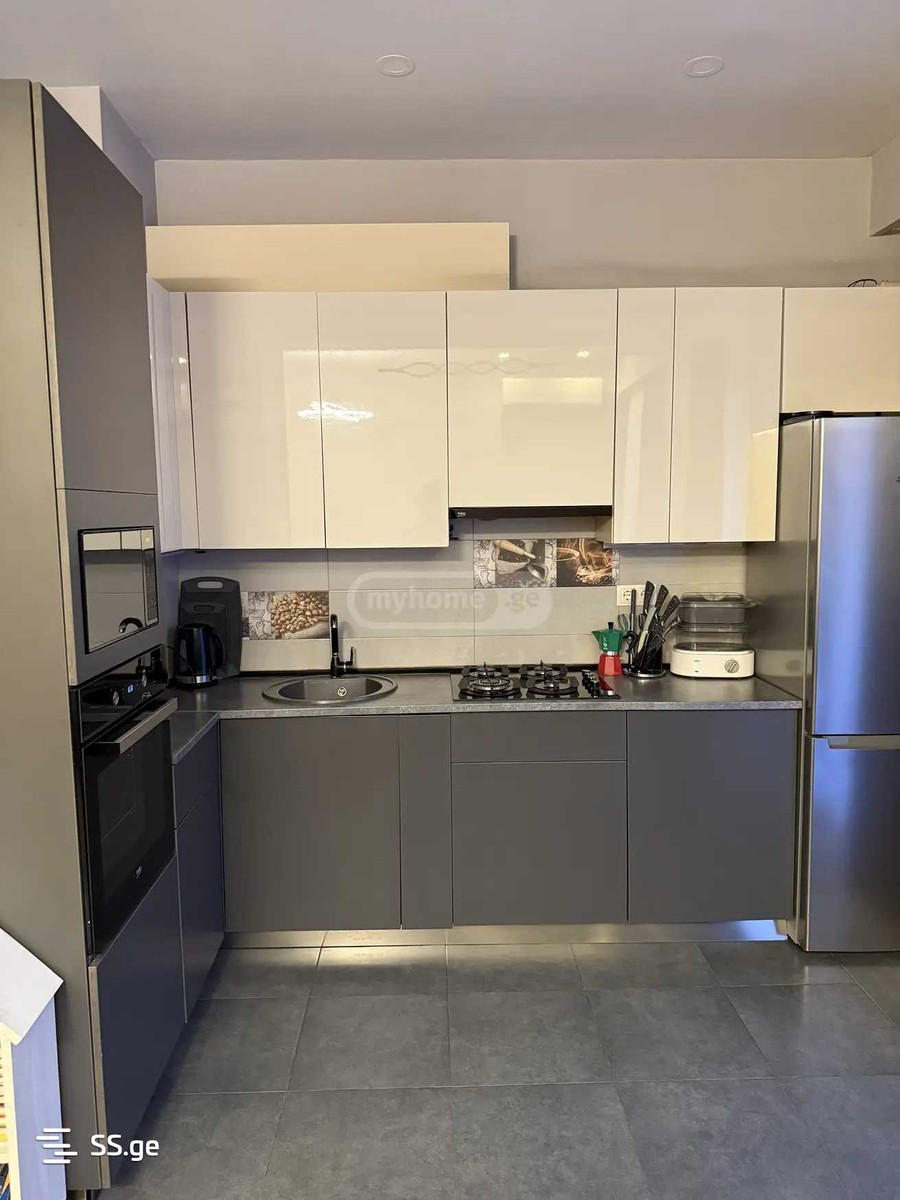 bakhtrioni st. 8 - 2 rooms
