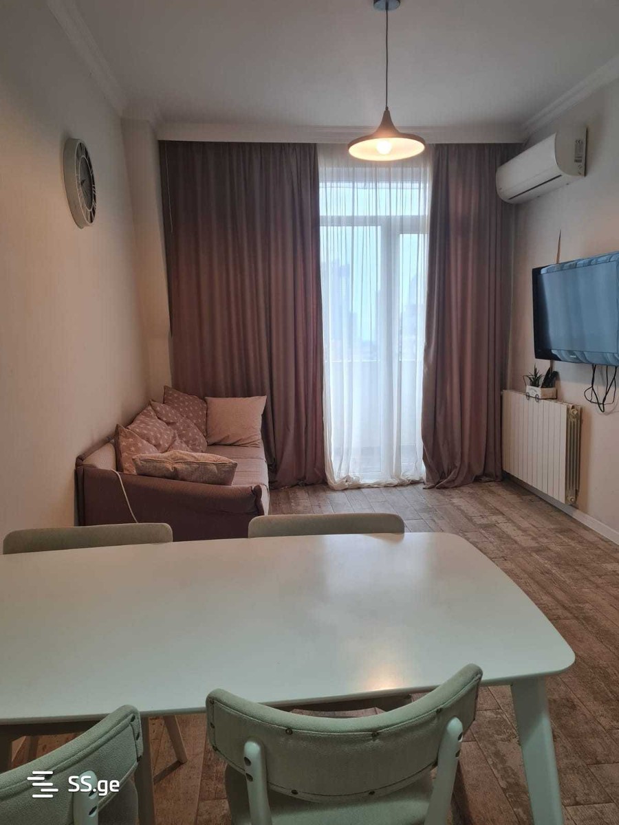 4 - 2 rooms