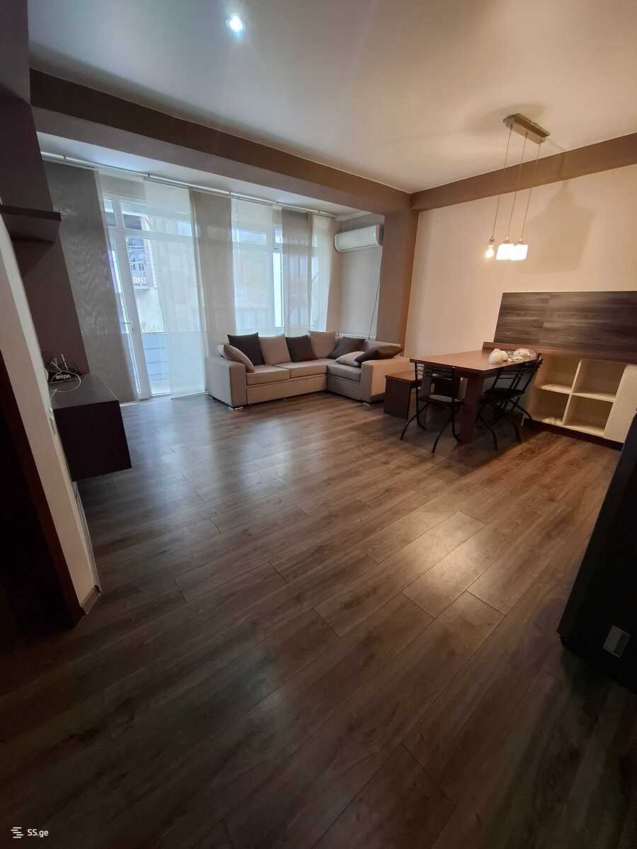 Квартира в аренду pekini st.