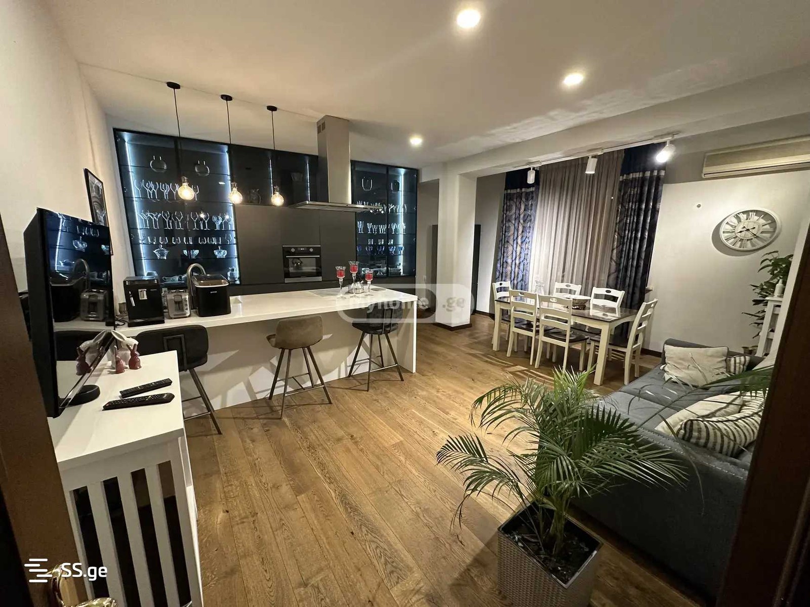 janashia st. 1 - 7 rooms