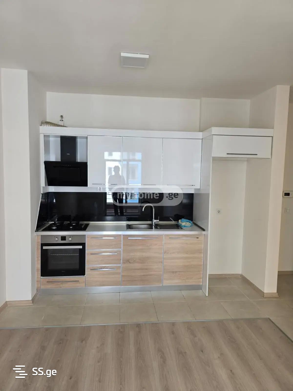 Bob walsh st. - 3 rooms