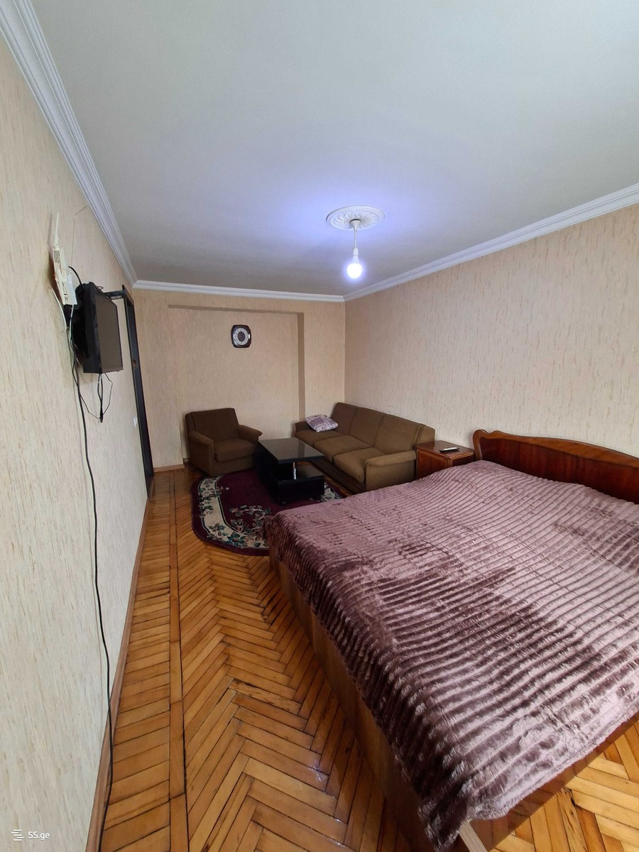 8 - 1 rooms