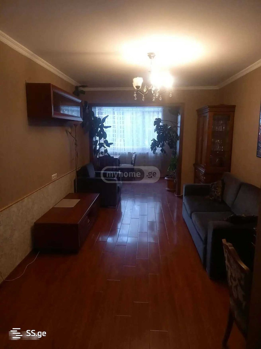 pekini st. 13 - 4 rooms