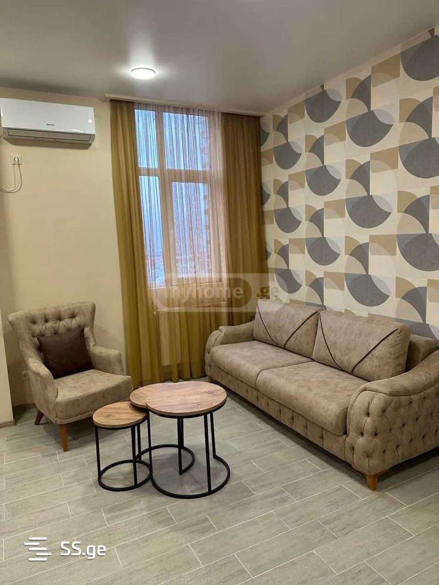 Bagrationi str. 1 - 3 rooms