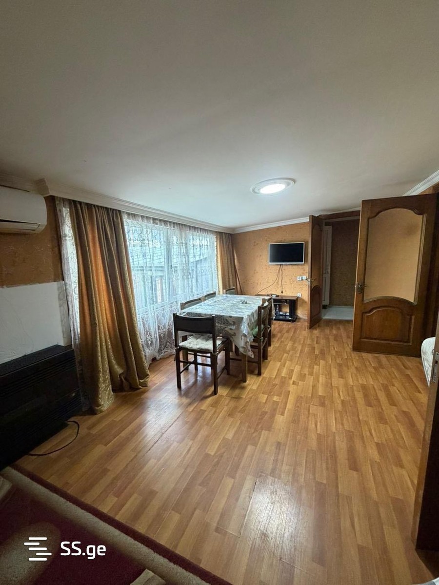 Sh. Rustaveli Ave. 8 - 4 rooms